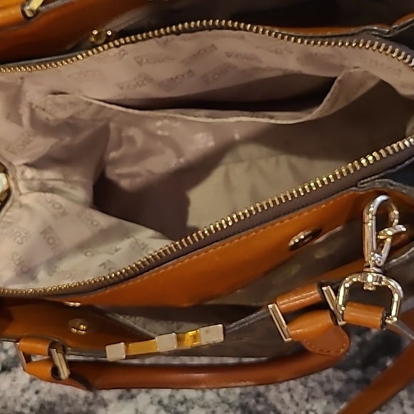 Michael Kors Authentic Florence Bag & matching Wallet (like new) - Picture 9 of 15